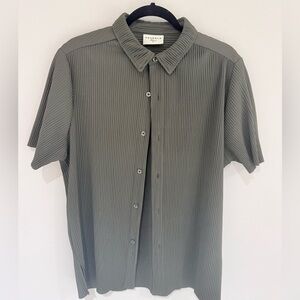 Men’s Ribbed Olive Green Shirt Size Medium